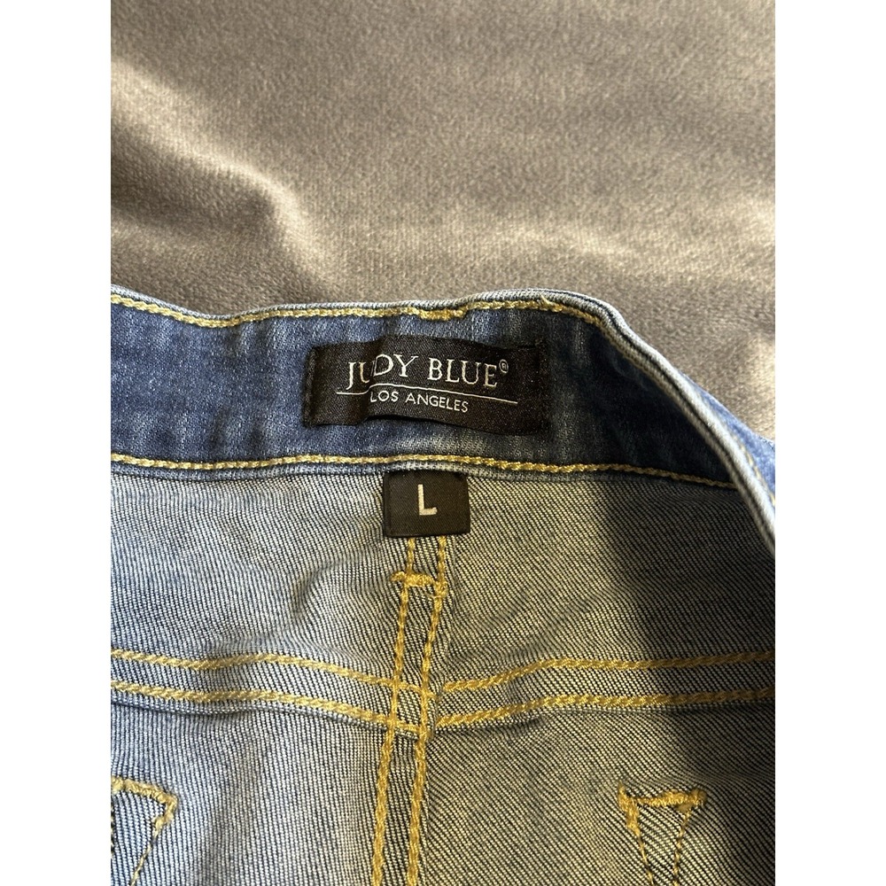 Judy Blue Denim Patched Cut Off Medium Wash Distressed Shorts Size Large - Picture 3 of 3